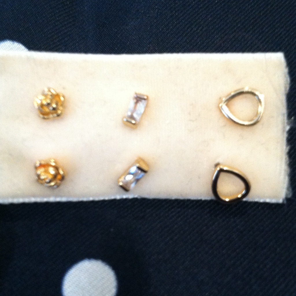 Club Monaco Serefina Rose Stud Card